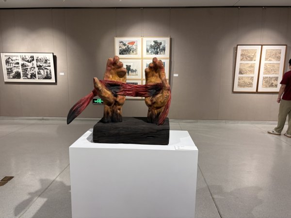 财盈策略 多元艺术创作铭刻抗战记忆，“和平的守望”美术展在沪开幕
